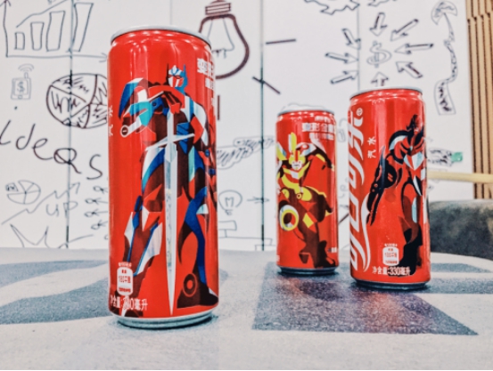 可口可乐最新包装 畅饮更有型_中华网